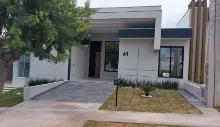 Linda Casa Térrea de 107m² de área Construída, e Terreno de 160m², à venda no excelente Condomínio Terras de São Francisco - Sorocaba - SP.