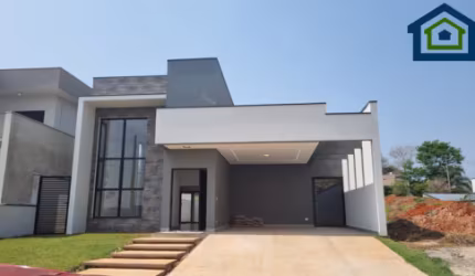 Linda Casa Térrea de 210m², de Área Construída, e Terreno de 420m², com Muito Verde no Condomínio Condomínio Solares  Resort em Boituva - SP.