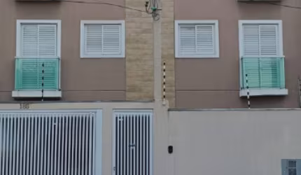 Lindo Apartamento á venda com 46m² com 02 Dormitórios, no Bairro Santa Maria - Santo André - SP.