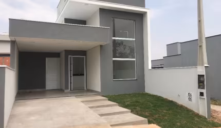 Linda Casa Térrea em Condomínio Fechado Reserva dos Ypês  com 126m2  de Área Construída em  Tatuí - SP