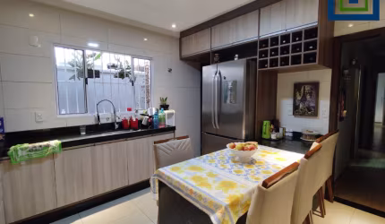 Linda Casa Térrea  de 92m2, de Área Construída, e Terreno de 125m2, com 02 dormitórios sendo 01 Suítes, no Parque das Nações  - Indaiatuba. - SP