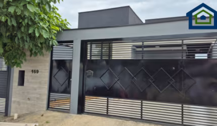Linda Casa Térrea de 150m² à venda no Jardim Sabiás em Indaiatuba - SP.