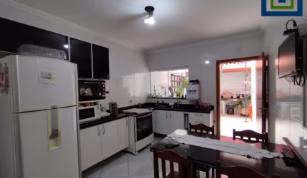 Lindo Sobrado de 136m2, de Área Construída, e Terreno de 125m2, com 03 dormitório Sendo 01 Suítes,  no  Vila Helena  - Santo André - SP