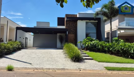 Linda Casa Térrea de 204m2, e Terreno 420m2, em Condomínio Fechado Solares Resort em Boituva- SP.