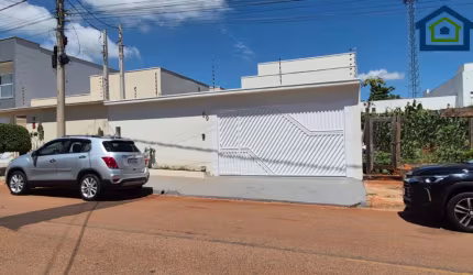 Linda Casa Térrea de 136m2, e Terreno 250m2, no Bairro Portal Ville Azaleia em Boituva- SP.