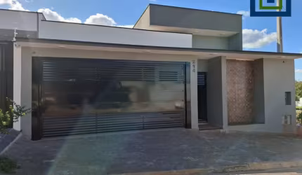 Linda Casa Térrea de 167m² de Área Construída, e Terreno de 250m², no Bairro Portal Ville Jardins em Boituva- SP.