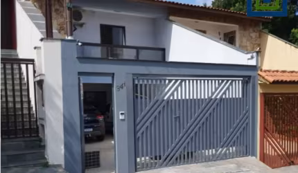 Lindo Sobrado de 220m² á venda, com 04 Dormitório Sendo 01 Suíte, na Vila Floresta - Santo André - SP