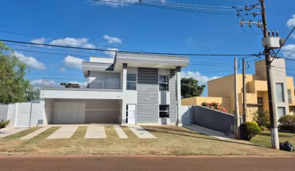 Linda Casa Térrea de 296m2, e Terreno 800m2, em Condomínio Fechado Solares Resort em Boituva- SP.