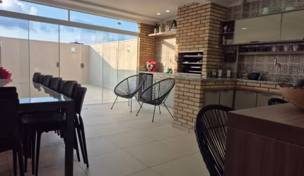 Lindo Sobrado à Venda com 236m² de Área Construída e Terreno de 125m2, no Bairro Assunção em São Bernardo do Campo - SP