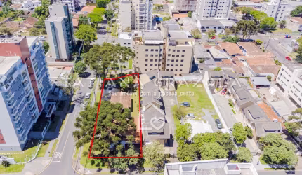Oportunidade Única! Terreno Espaçoso no Bacacheri, Curitiba, PR