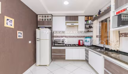 Sobrado à venda no Monte Líbano em São José dos Pinhais – 3 quartos, churrasqueira e ático com sacada – R$ 991.000