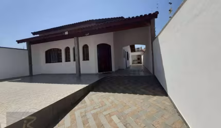 Casa com 3 dormitórios à venda, 180 m² por R$ 480.000,00 - Estância São José - Peruíbe/SP