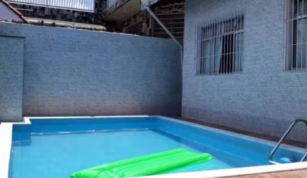 Ótima casa com 3 Dorm sendo 1 suíte com Piscina