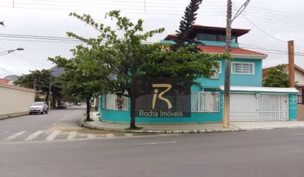 Oportunidade Sobrado com 6 dormitórios 200  mts da praia no centro aceita permuta em judiai ,Valinhos ,vinhedo campinas R$ 1.300.000.00