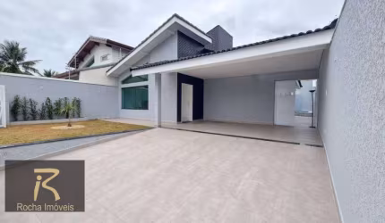 Excelente casa ótima localização com 3 dormitórios sendo 1 suite com area gourmet  com piscina R$ 790.000.00- Jardim Imperador - Peruíbe/SP
