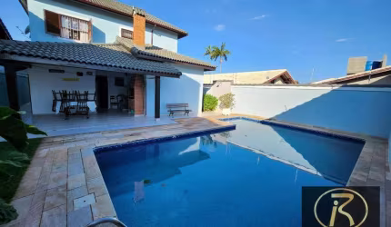 Sobrado com 4 dormitórios à venda, 228 m² por R$ 1.100.000 - Balneário Stella Maris - Peruíbe/SP