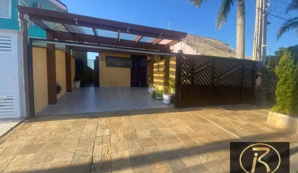 Excelente casa com 3 dormitórios 1 500 mts da praia por R$ 650.000.00 - Parque Oasis - Peruíbe/SP