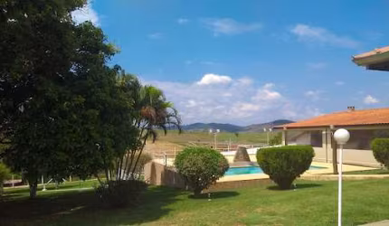 Chácara com 3 dormitórios, 680 m² - venda por R$ 2.100.000,00 ou aluguel por R$ 7.750,00/mês - Barreiro - Taubaté/SP