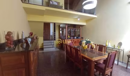 Sobrado com 3 dormitórios à venda, 200 m² por R$ 1.275.000,00 - Independência - Taubaté/SP