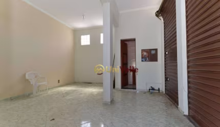Casa com ponto comercial na Chácara São Silvestre