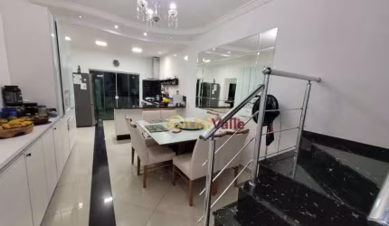 Sobrado com 5 dormitórios à venda, 268 m² por R$ 1.500.000,00 - Alberto Ronconi - Tremembé/SP