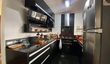 Casa com 3 dormitórios à venda, 260 m² por R$ 650.000,00 - Residencial Sítio Santo Antônio - Taubaté/SP