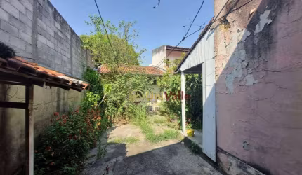 Casa com ponto comercial à venda por R$ 650.000 - Jardim Maria Augusta - Taubaté/SP