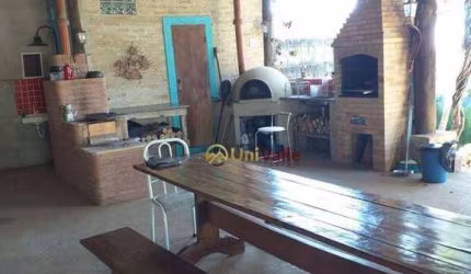 Chácara com 4 dormitórios à venda, 2000 m² por R$ 850.000 - Barreiro - Taubaté/SP