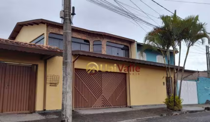 Casa com 4 dormitórios à venda, 200 m² por R$ 820.000 - Parque São Cristóvão - Taubaté/SP