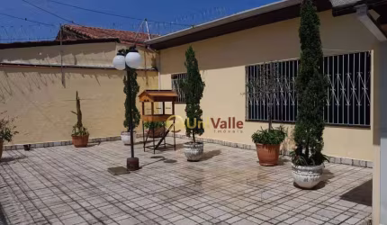 Casa com 3 dormitórios à venda, 110 m² por R$ 647.000 - Jardim Gurilândia - Taubaté/SP