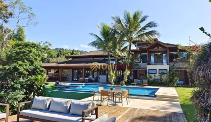 Casa de luxo em condomínio na cidade de Ubatuba-SP, Praia Brava : 4 quartos, 4 suítes, 3 salas, 5 banheiros, 4 vagas de garagem, 450m².