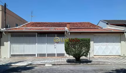 Casa com 3 dormitórios à venda, 220 m² por R$ 580.000,00 - Vila São Geraldo - Taubaté/SP