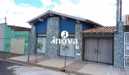 Casa à venda, 2 quartos, 2 vagas, Fabrício - Uberaba/MG
