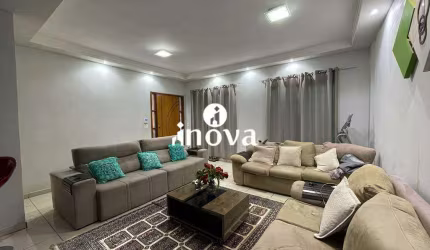 Casa à venda, 3 quartos, 1 suíte, 2 vagas, Costa Teles I - Uberaba/MG