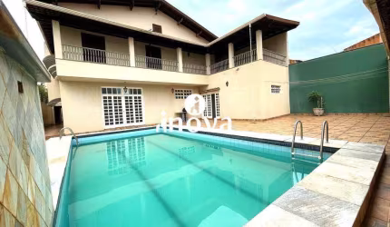 Casa à venda, 5 quartos, 4 suítes, 4 vagas, Santa Maria - Uberaba/MG