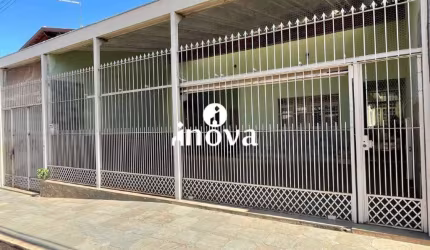 Casa à venda, 10 quartos, 1 suíte, 5 vagas, Fabrício - Uberaba/MG