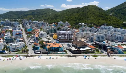 Farol de Bombas Cobertura nova 4 suítes vista mar Praia Bombas Bombinhas SC