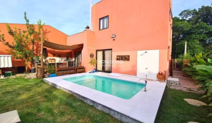 Casa 4 quartos à venda mobiliada com piscina em Mariscal Bombinhas SC