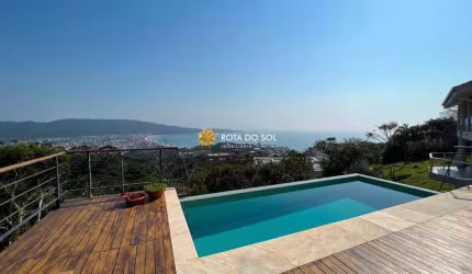 Condomínio Panorâmico Casa à venda vista mar completa Bombinhas SC