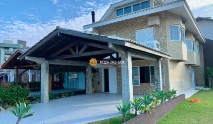 Casa frente mar à venda Praia de Bombas Bombinhas SC