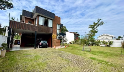 Casa 4 quartos e amplo terreno à venda Mariscal Bombinhas SC