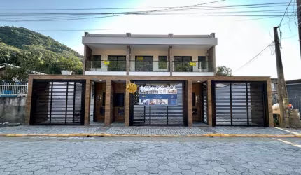 Sobrado 2 suítes novo à venda Bombinhas SC