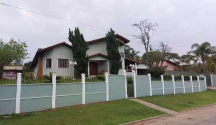 Excelente Casa no Condomínio Terras de São Francisco