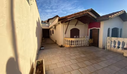 Excelente Casa de 238M² No VILA CARVALHO