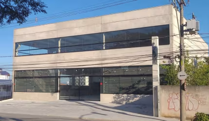 Aluga-se Ótimo Galpão Comercial