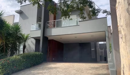 Sobrado à venda no condomínio Mont Blanc com 360m²