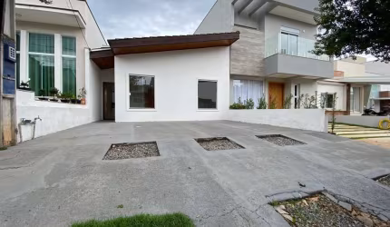 Excelente Casa de 100M²  no Condomínio Horto Florestal I Para Venda e Locação
