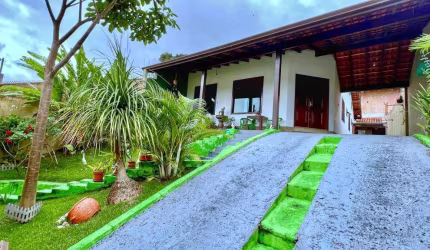 Charmosa Casa no Coração de Piedade - Conforto e Elegância em Cada Detalhe