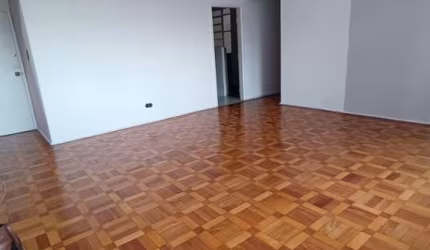 Espaçoso Apartamento no Coração de Sorocaba: 50m² de Sala, 2 Dormitórios Amplos e Vista para a Praça Central - Próximo a Comércios e Serviços