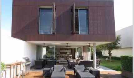 Venha se encantar com esta incrível mansão de alto padrão!